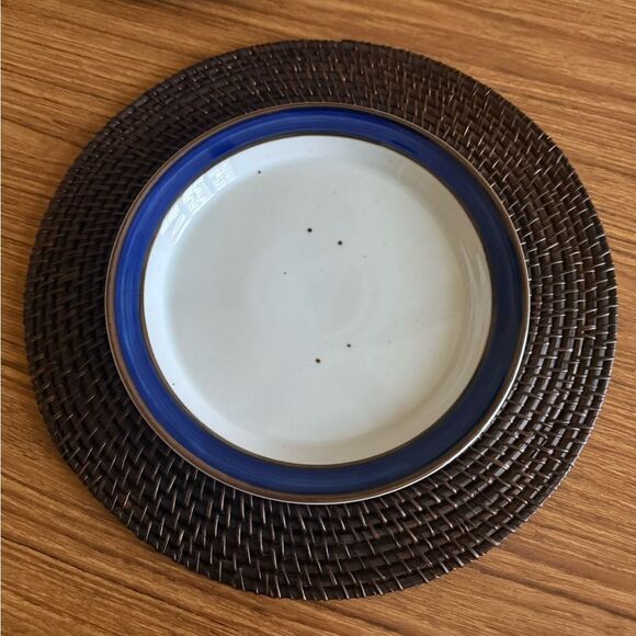 Dinner plate wicker charger placemat on dark brown - set of 4 - Picture 1 of 3